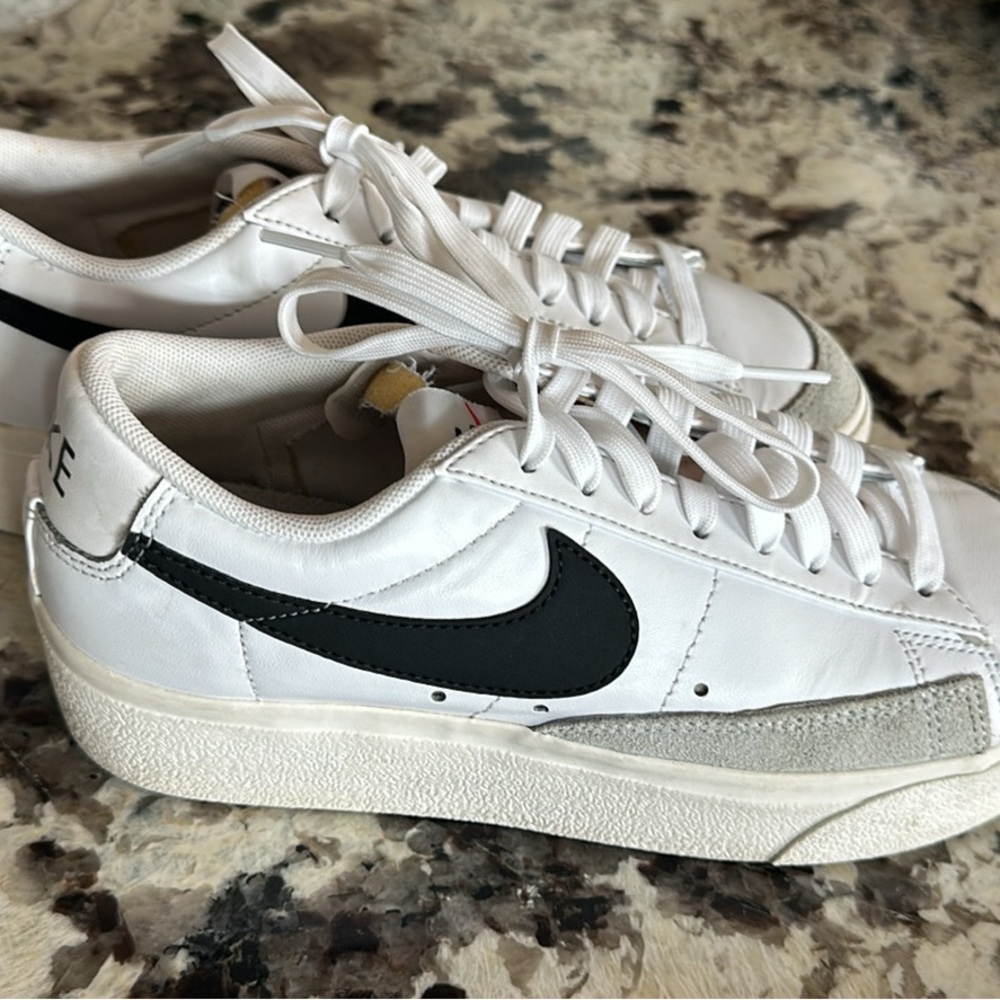 Nike Classic White and Black Low-Tops